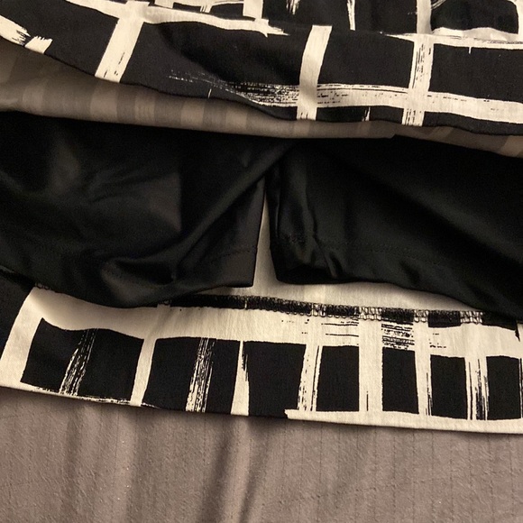 S.C. & CO. Skort! Like new ! Stretchy - Picture 7 of 7